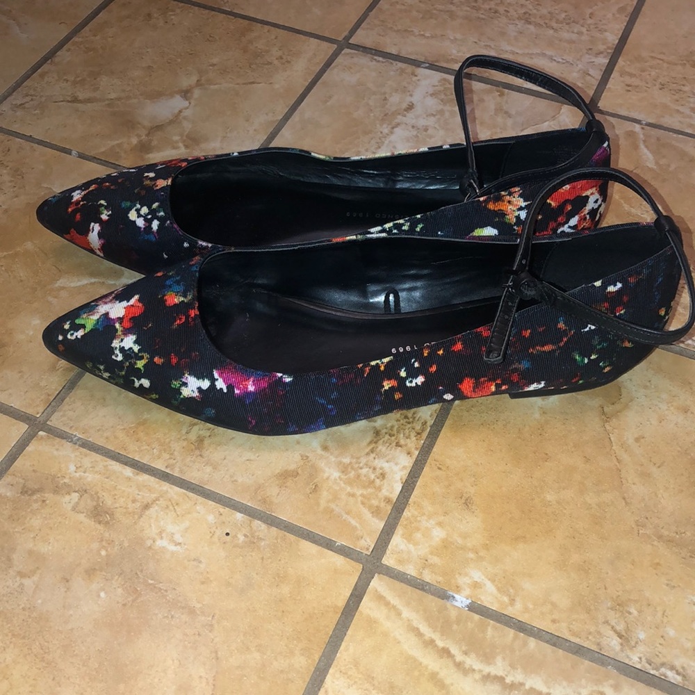 GAP flats.